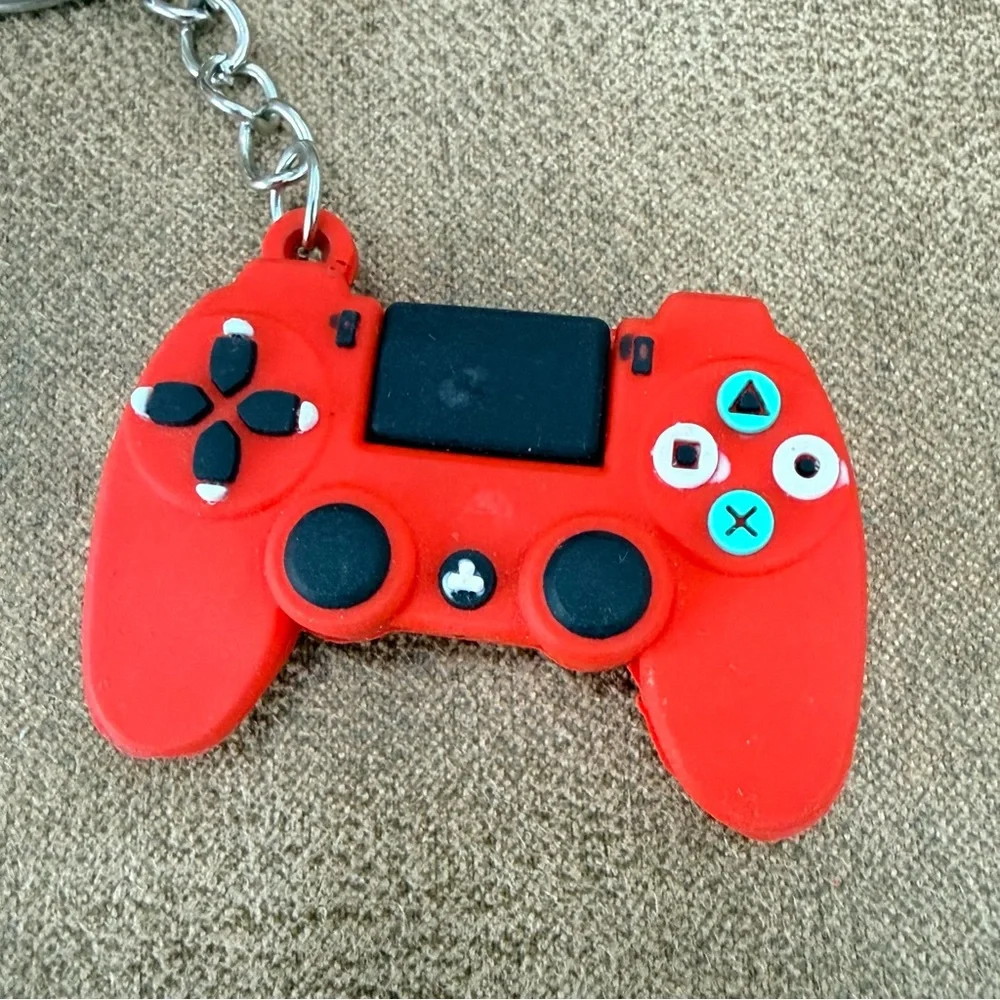 Red Game Controller Keychain – Gamer Controller Charm Key Ring – New